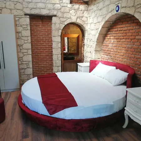 Nuriye Alacati *
