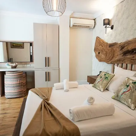 Nuriye Alacati * Izmir